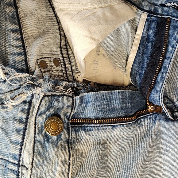 33x31 Long Flap Mens Light Distressed Light Wash Jeans - Picture 13 of 16